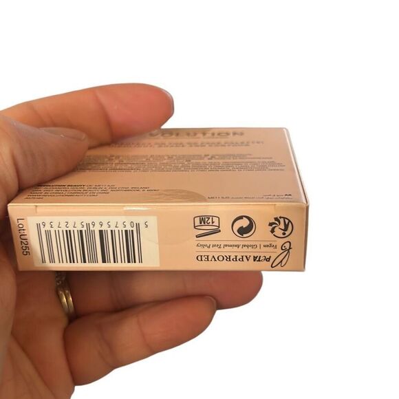 Makeup Revolution Contour Powder medium - Picture 2 of 5